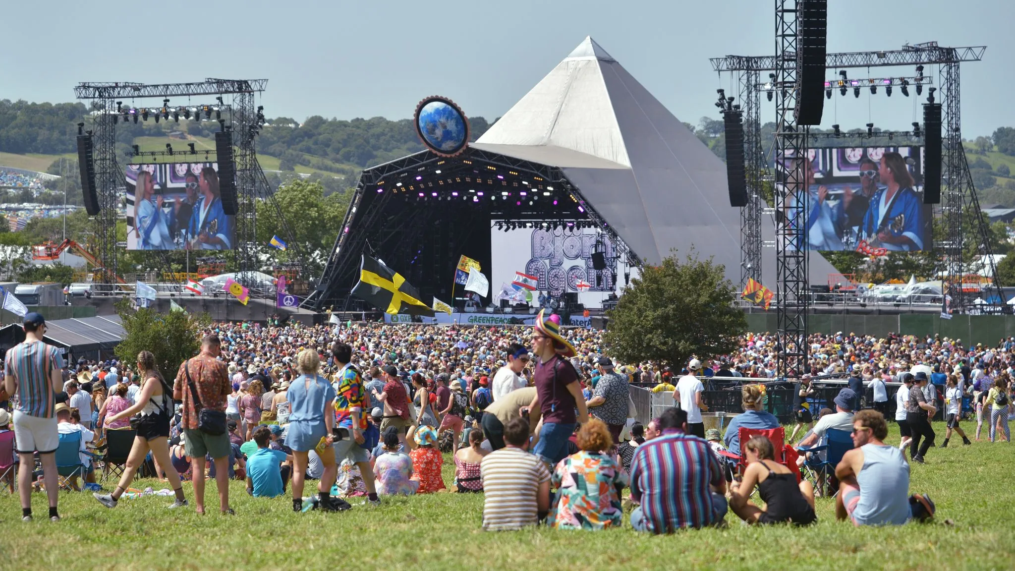Glastonbury 2021 „își propune să se întoarcă în iunie”, declară Emily Eavis