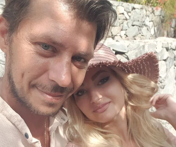 ȘOPÂRLĂ DE LA ANIMAL X DIVORȚEAZĂ.