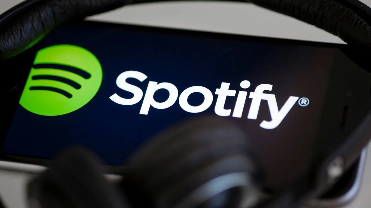 Parlamentarii vor să investigheze dacă artiștii sunt plătiți în mod echitabil pentru streaming de muzică