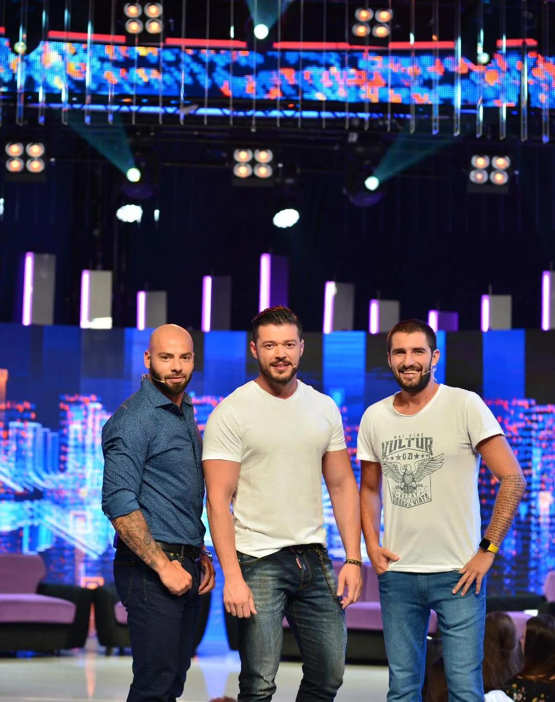  VULTURII DE NOAPTE Giani Kiriță, Victor Slav și Cătălin Cazacu, în copilărie. Victor Slav: „Băieţii m-ar fi trimis să caut scandal!”