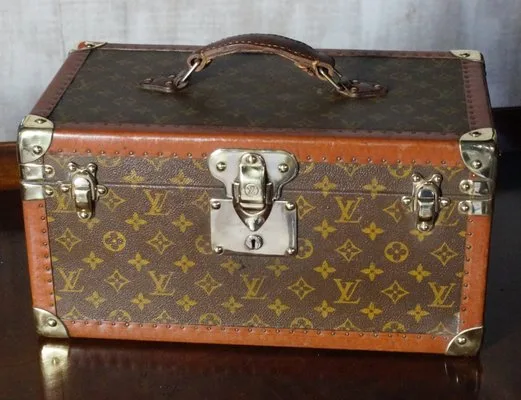 Louis Vuitton, Volvo ating comerțul social thailandez prin aplicația Line chat