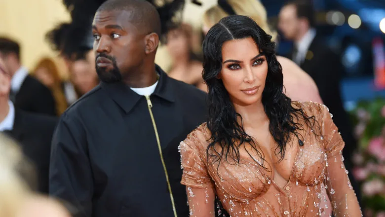 KANYE WEST ȘI KIM KARDASHIAN SUNT LA ”CUȚITE” DIN NOU!