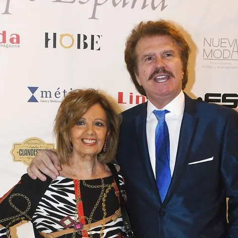 María Teresa Campos și Mustache Arrocet pozând împreună