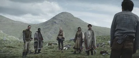lr arvel skeen ebon moss bachrach, taramyn barcona gershwyn eustache jr, vel sartha faye marsay, cinta kaz varada sethu, karis nemik alex lawther, cassian andor diego luna in lucasfilm's andor, exclusiv pe disney ©2022 lucasfilm ltd tm all rights reserved