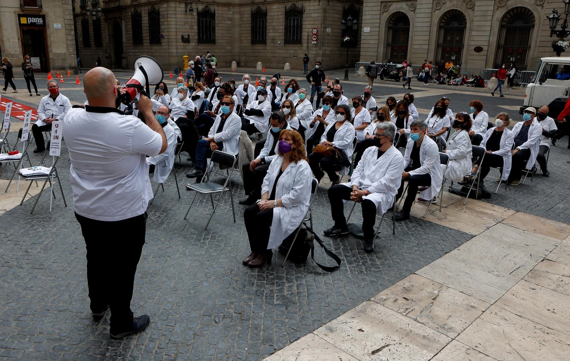 Sindicatul medical catalan pregătește o mare mobilizare pe care o vede deja "urgent"