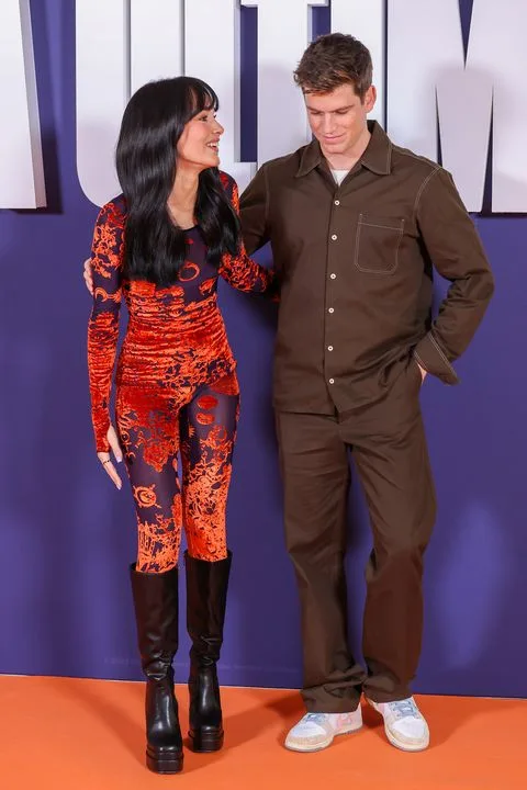Aitana și Miguel Bernardeau la premiera serialului La Última aitana și miguel bernardeau la premiera serialului la Última
