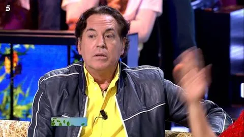 Pipi îi răspunde Danielei pe platou
