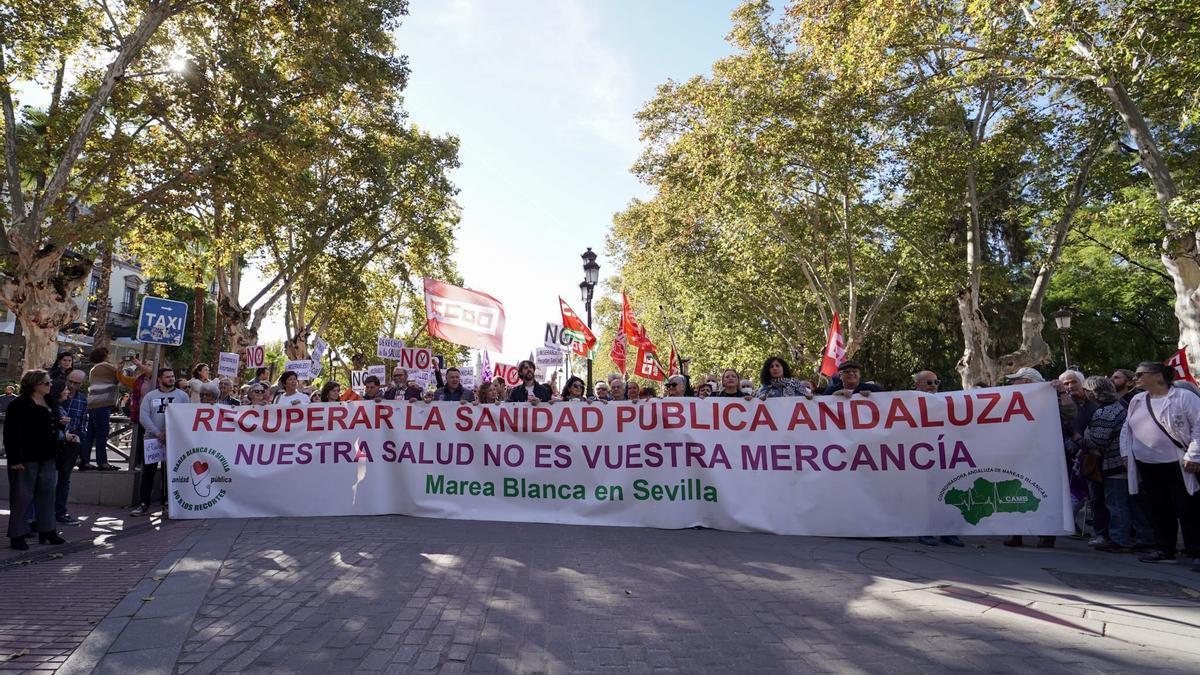 Andaluzia anunță contracte pe un an și șase luni pentru 12.000 de lucrători sanitari pentru a stinge incendiul sănătății