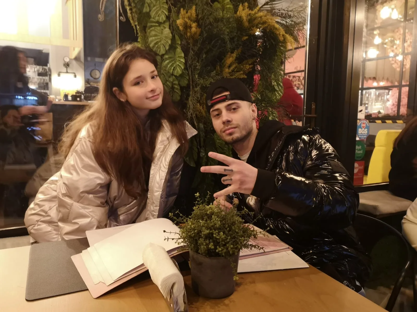 Jolie a fost surprinsă de ziua ei cu pizza specială și o întâlnire surpriză
