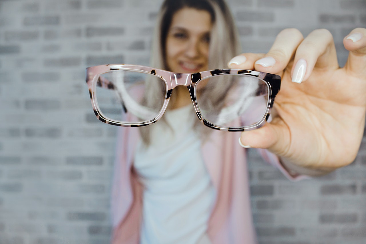 Armani Exchange Eyewear: Unde stilul se intalneste cu functionalitatea