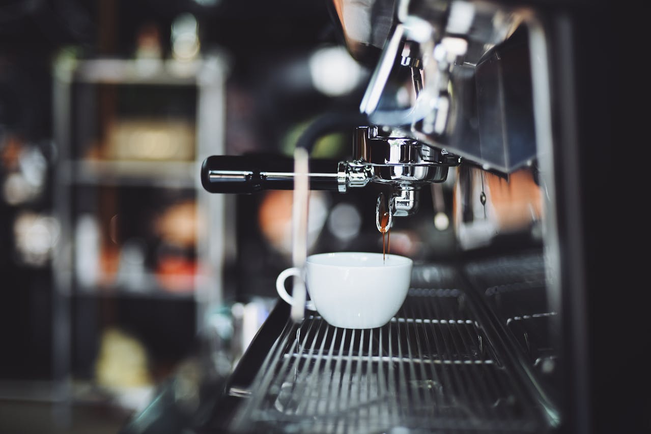 Aparate de cafea de calitate pentru birouri: esențialele care îmbunătățesc cultura organizațională și productivitatea