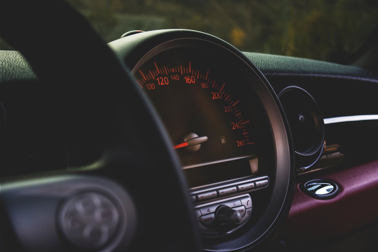 Imprumuturi rapide cu garantii auto: Solutia rapida in momente de nevoie financiara