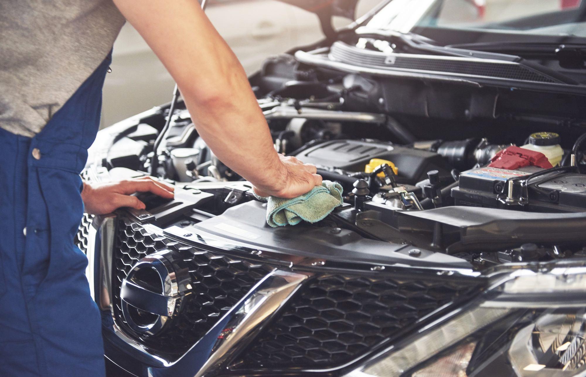 Piese auto pentru Ford: Noi sau obținute din dezmembrări?