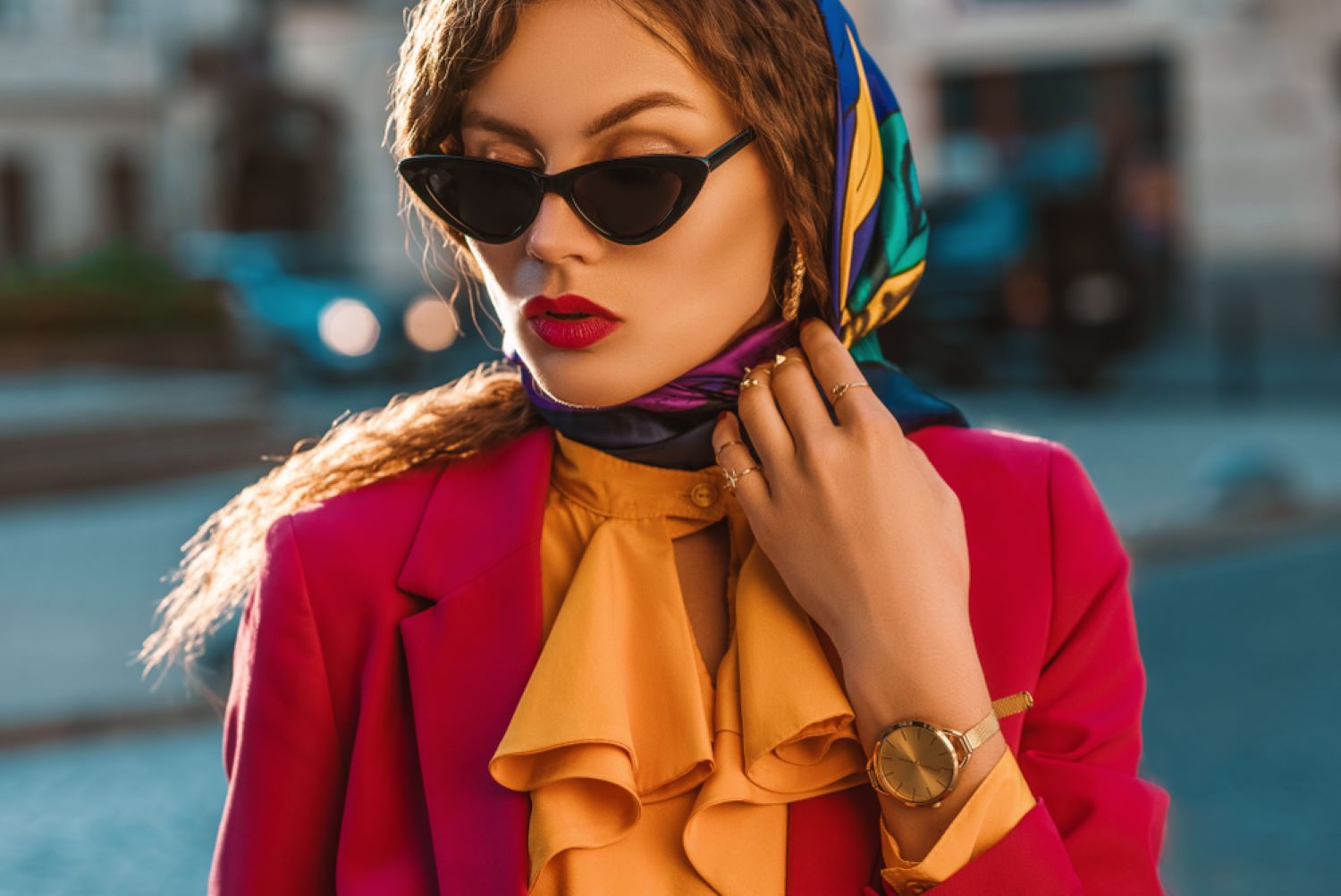 3 tipuri de personalitate cărora li se potrivesc ochelarii cat eye