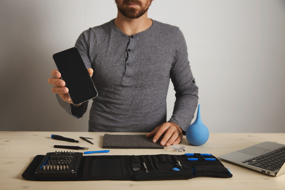 Ce opțiuni de reparații hardware există pentru un touchscreen Samsung blocat?