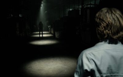 Rebecca, interpretată de Teresa Palmer, înfruntă o prezență cunoscută din copilărie în „Lights Out”